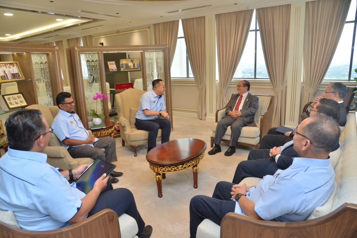 Kunjungan Hormat Timbalan Menteri Kewangan II Terhadap Timbalan Premier Sarawak